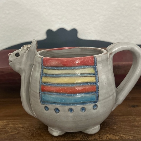 MudWorks Dolly the Llama Handmade Pottery Mug - Picture 3 of 6